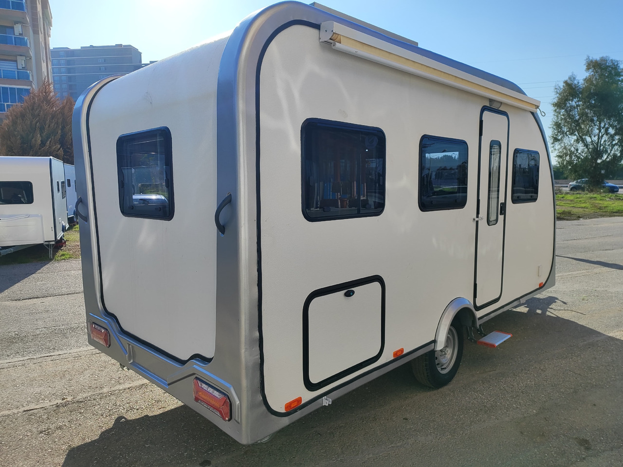 5 STAR CAMPER TRAİLER CTP 450 C 2025 - Lakókocsi: 5 kép. 5 STAR CAMPER TRAİLER CTP 450 C 2025 - Lakókocsi: 5 kép.