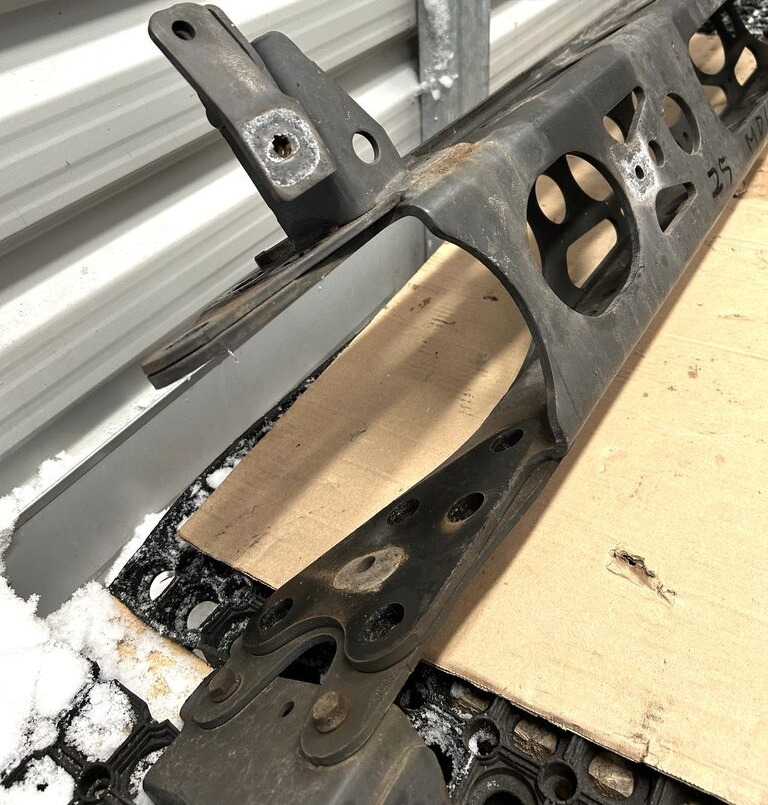 BELKA POPRZECZNA WZMOCNIENIE RAMY Mercedes-Benz ACTROS MP4 KA12253 Mercedes-Benz ACTROS MP4 truck - Keret/ Alváz - Teherautó: 1 kép. BELKA POPRZECZNA WZMOCNIENIE RAMY Mercedes-Benz ACTROS MP4 KA12253 Mercedes-Benz ACTROS MP4 truck - Keret/ Alváz - Teherautó: 1 kép.