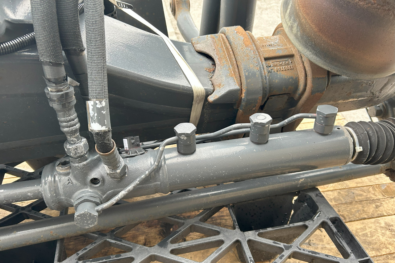 Hátsó tengely DAF COMPLETE STEERING AXLE DAF XF 106 480: 10 kép. Hátsó tengely DAF COMPLETE STEERING AXLE DAF XF 106 480: 10 kép.