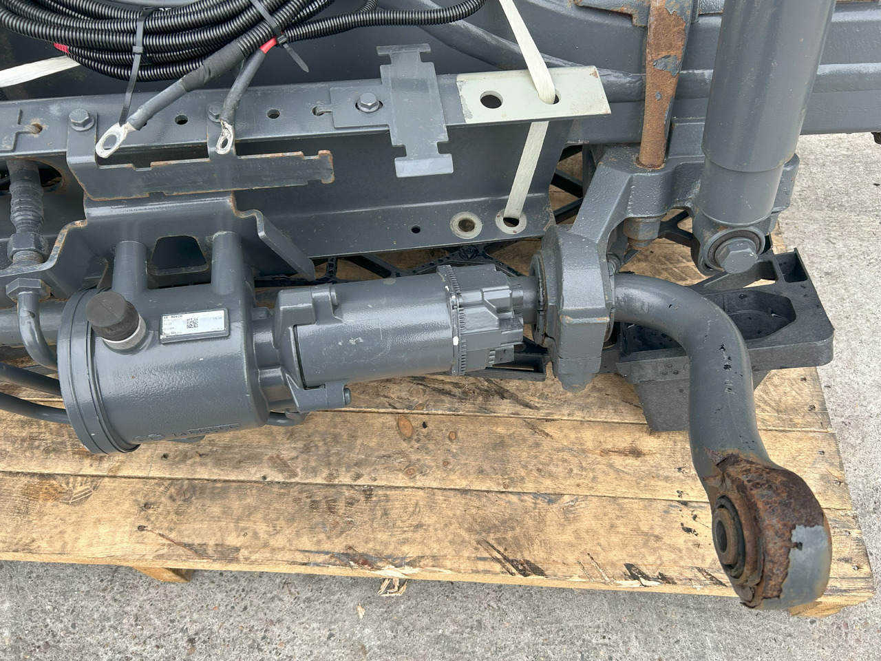 Hátsó tengely DAF COMPLETE STEERING AXLE DAF XF 106 480: 17 kép. Hátsó tengely DAF COMPLETE STEERING AXLE DAF XF 106 480: 17 kép.