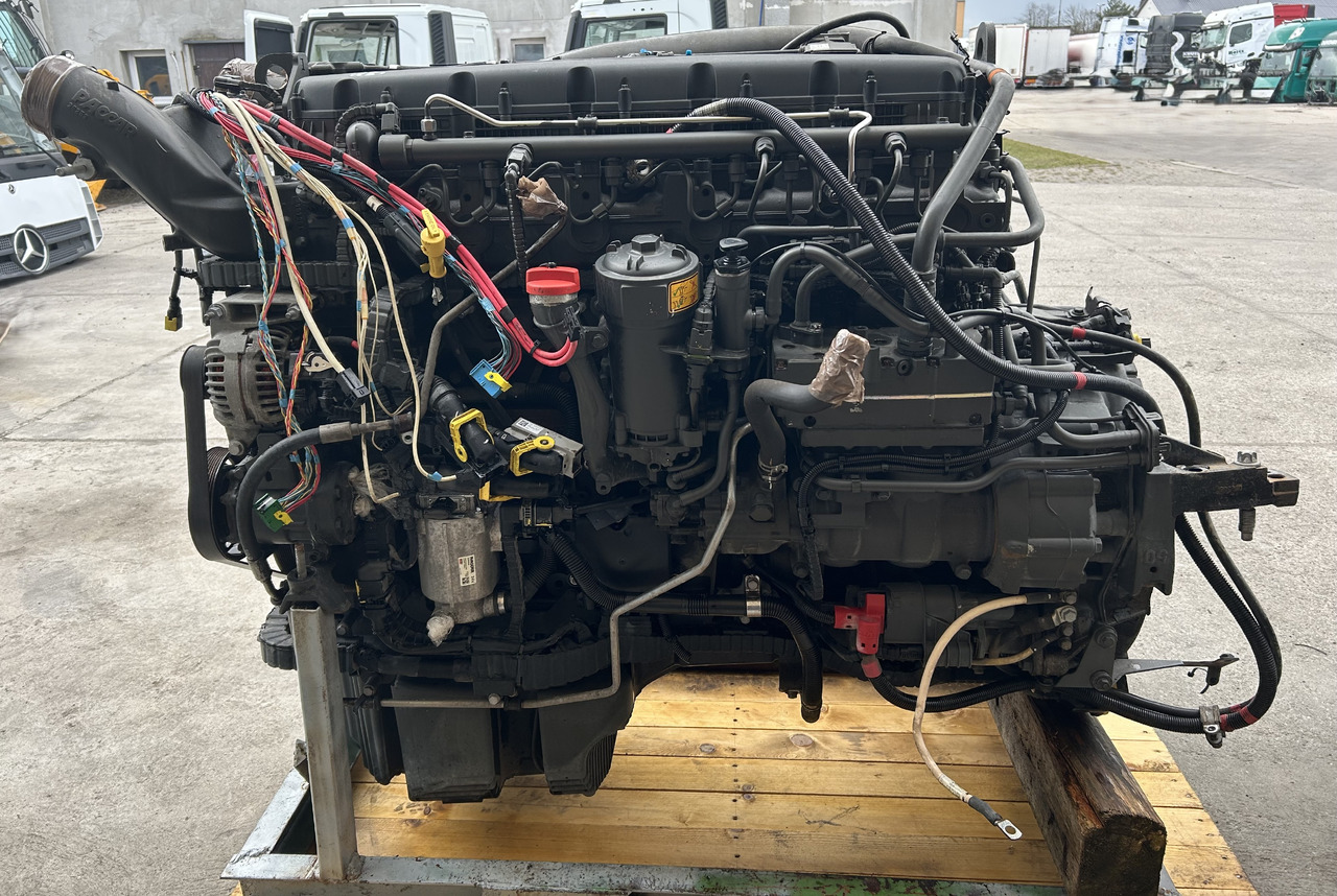 DAF DAF XF 106 480 MX13 480KM - Motor - Teherautó: 2 kép. DAF DAF XF 106 480 MX13 480KM - Motor - Teherautó: 2 kép.