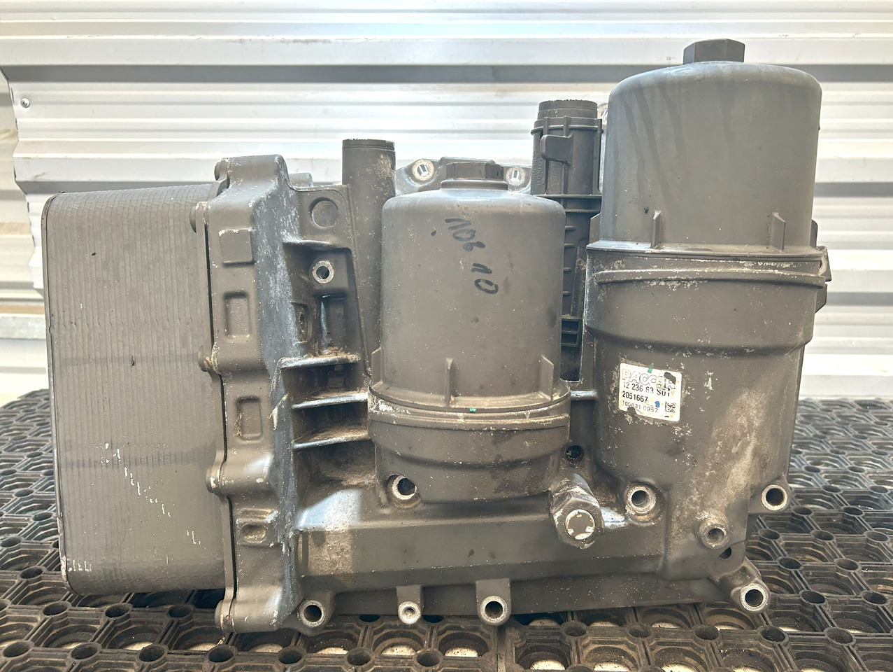 DAF OIL MODULE DAF XF 106 460 - Olajszűrő: 1 kép. DAF OIL MODULE DAF XF 106 460 - Olajszűrő: 1 kép.