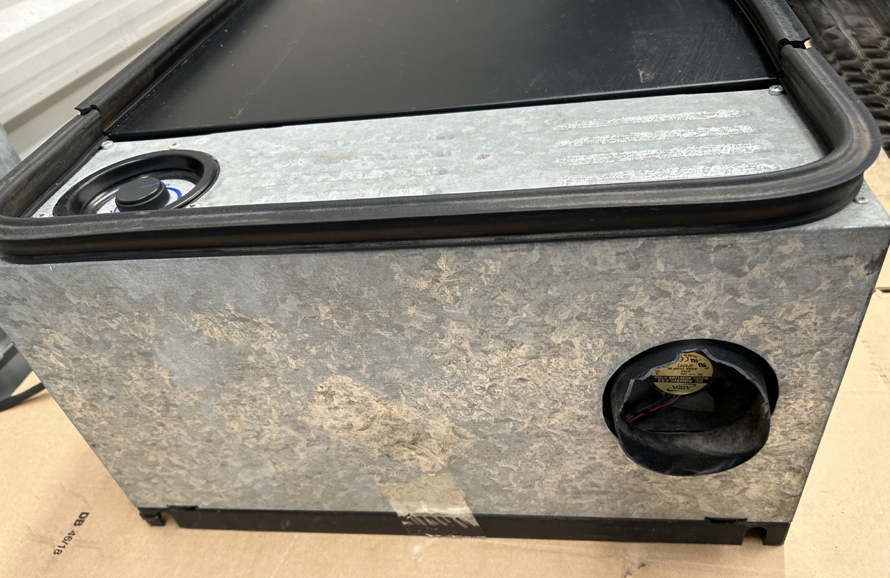 DAF REFRIGERATOR FOR DAF XF 106 - Univerzális alkatrész: 2 kép. DAF REFRIGERATOR FOR DAF XF 106 - Univerzális alkatrész: 2 kép.