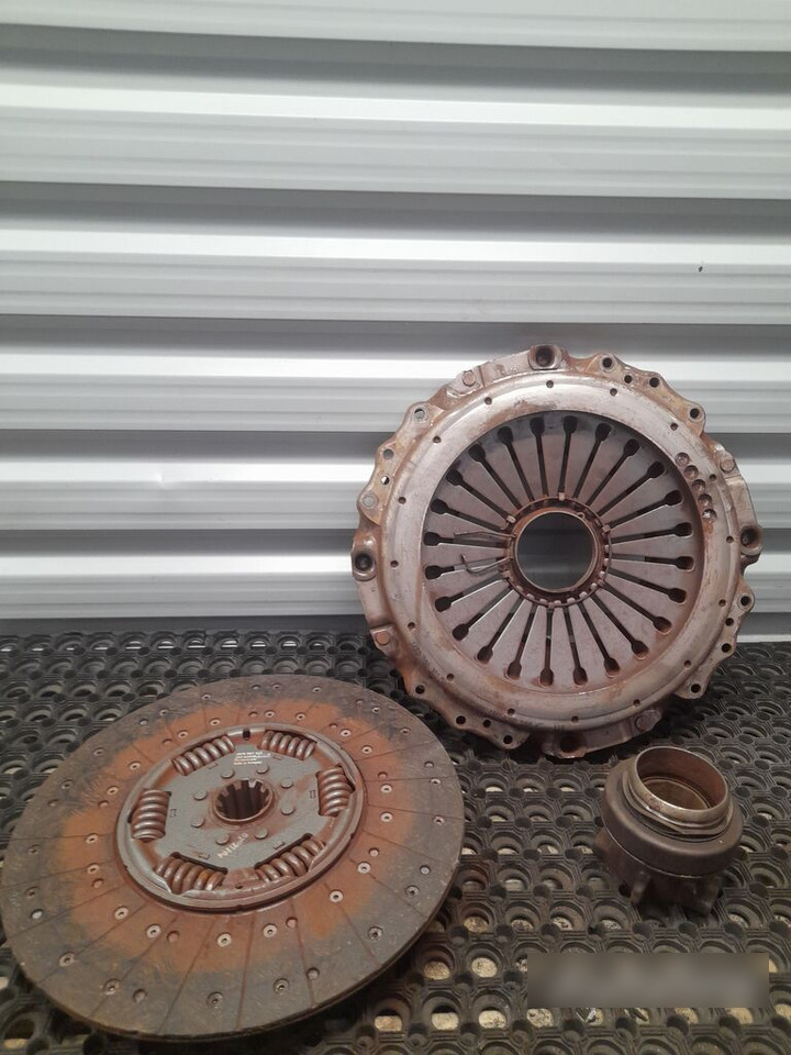 DAF XF 106 DOCISK +TARCZA - Kuplung és alkatrészek - Teherautó: 1 kép. DAF XF 106 DOCISK +TARCZA - Kuplung és alkatrészek - Teherautó: 1 kép.