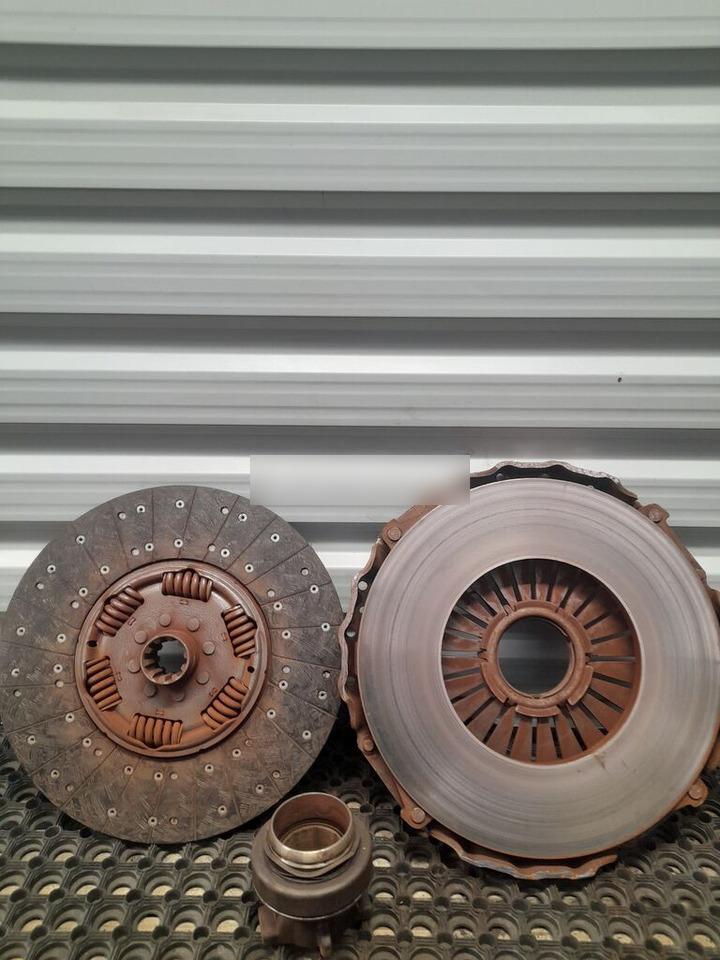 DAF XF 106 DOCISK +TARCZA - Kuplung és alkatrészek - Teherautó: 2 kép. DAF XF 106 DOCISK +TARCZA - Kuplung és alkatrészek - Teherautó: 2 kép.