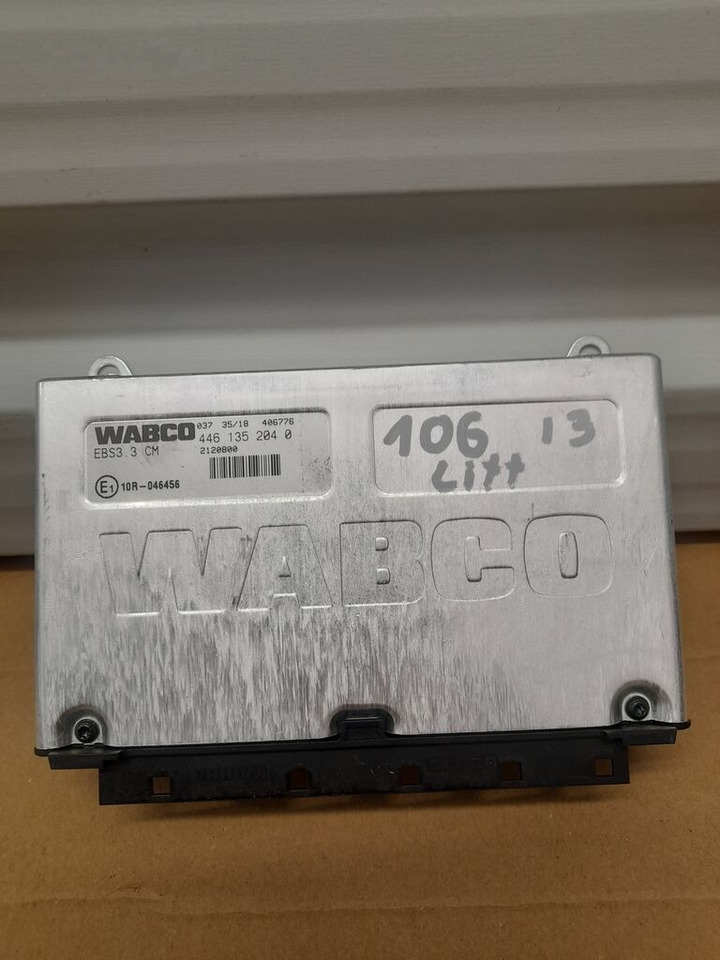 DAF XF 106 LIFT 2120800 / 446135204 DAF XF 106 2120800 / 446135204 truck - ECU - Teherautó: 1 kép. DAF XF 106 LIFT 2120800 / 446135204 DAF XF 106 2120800 / 446135204 truck - ECU - Teherautó: 1 kép.