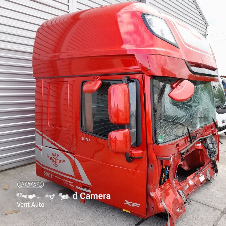 DAF XF 106 SUPER SPACE CAB LIFT FAHRERHAUS CABINE truck - Fülke - Teherautó: 4 kép. DAF XF 106 SUPER SPACE CAB LIFT FAHRERHAUS CABINE truck - Fülke - Teherautó: 4 kép.