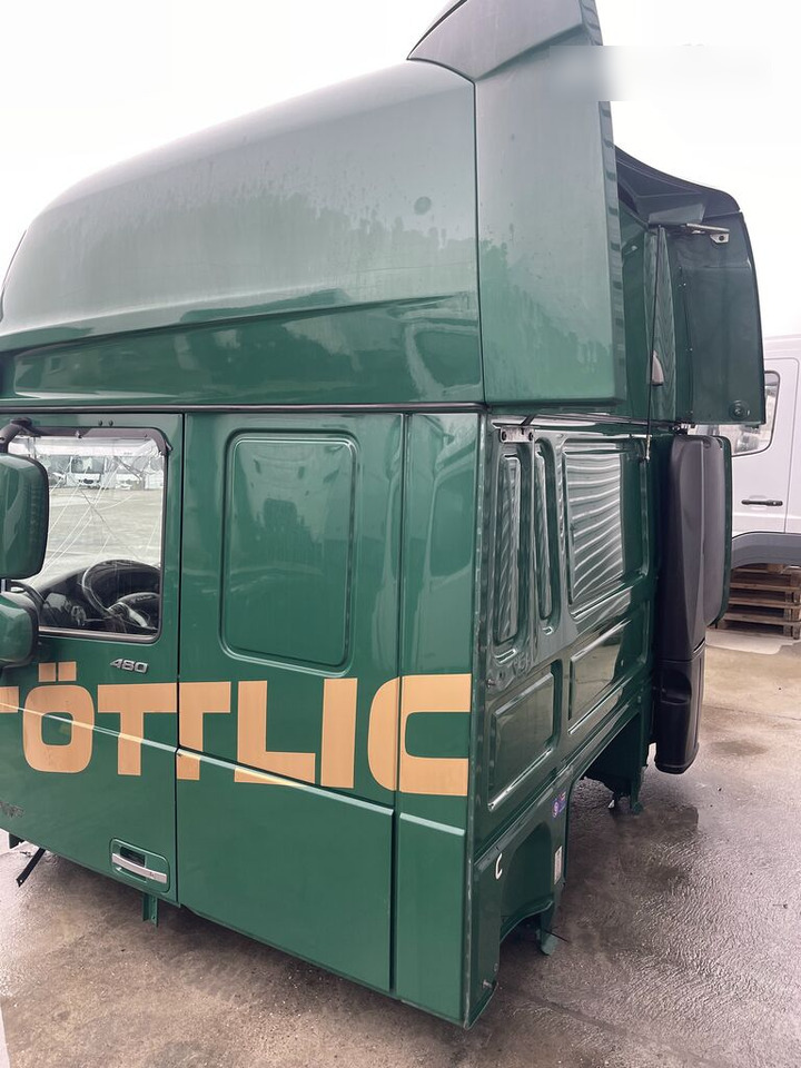DAF XF 106 SUPER SPACE CAB - Fülke - Teherautó: 5 kép. DAF XF 106 SUPER SPACE CAB - Fülke - Teherautó: 5 kép.