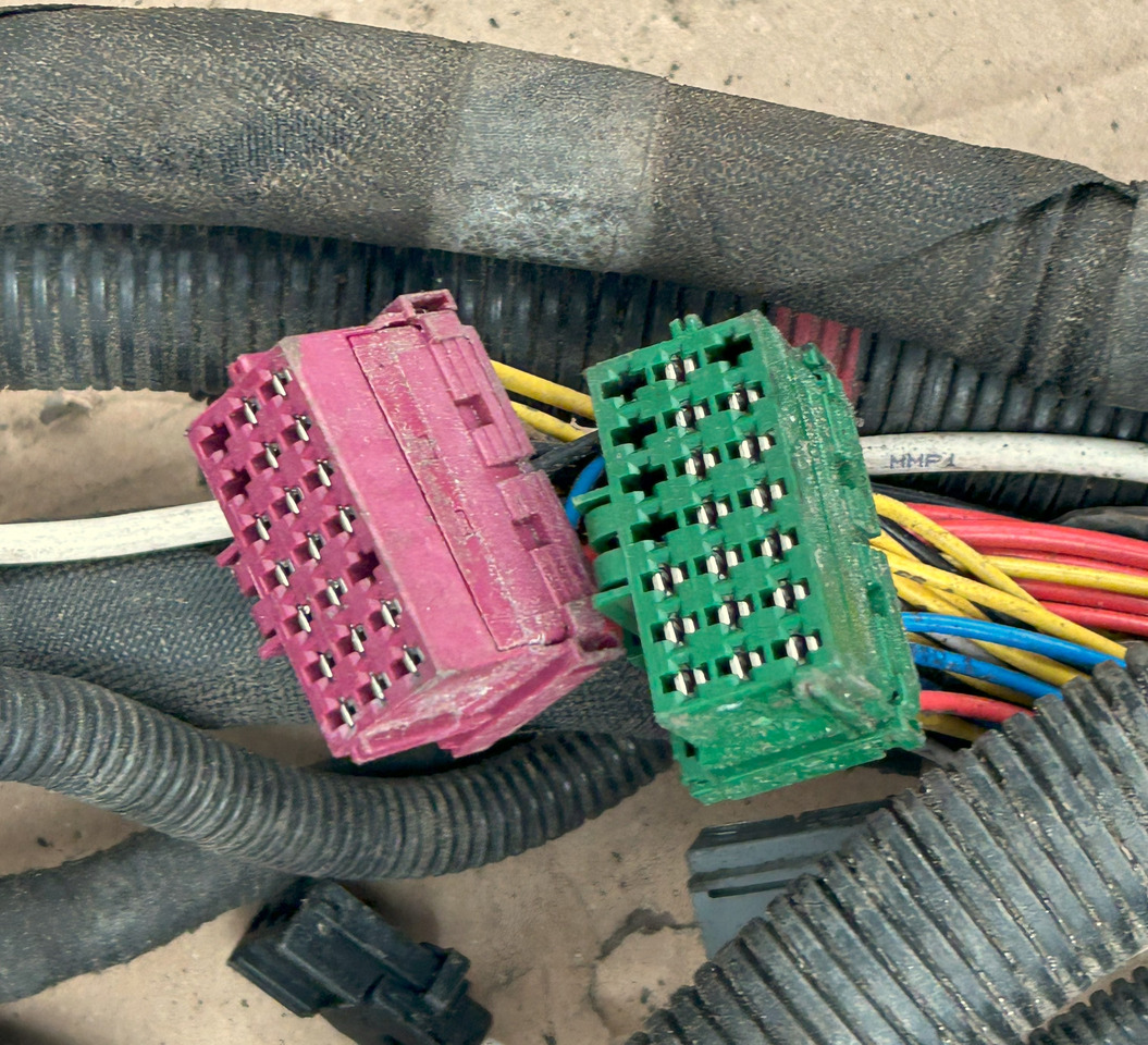 DAF XF 106 TRAILER SOCKET ELECTRICAL HARNESS - Kábel/ Kábelkorbácso: 3 kép. DAF XF 106 TRAILER SOCKET ELECTRICAL HARNESS - Kábel/ Kábelkorbácso: 3 kép.