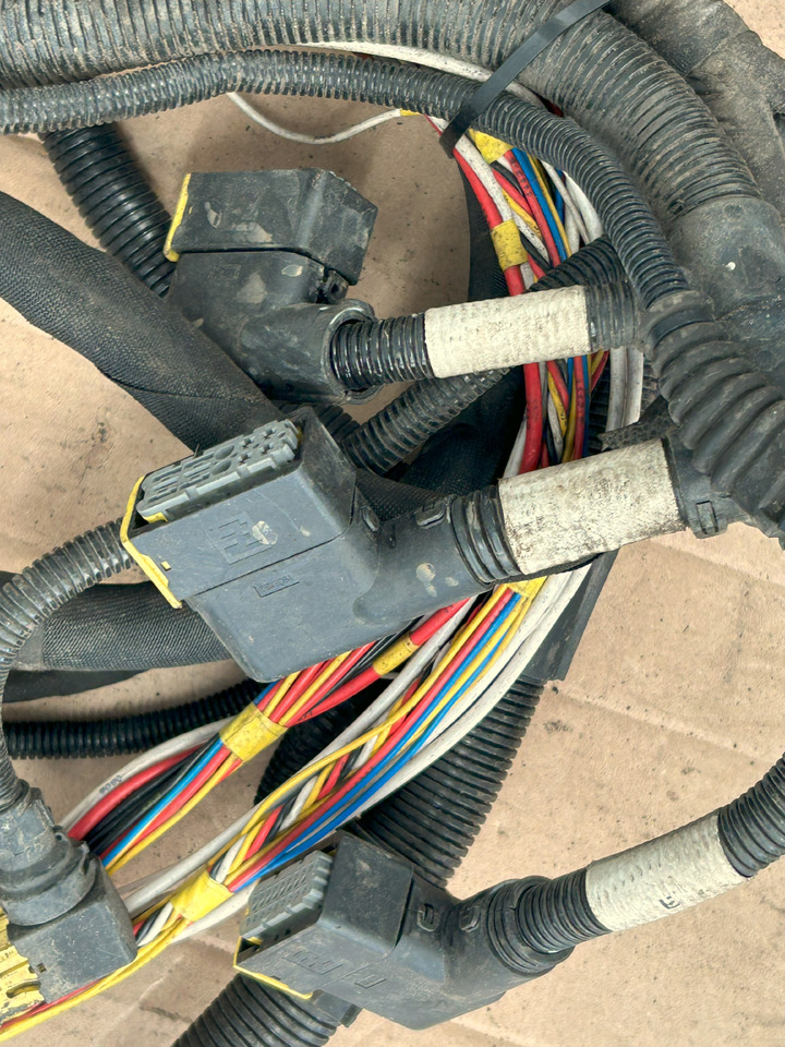 DAF XF 106 TRAILER SOCKET ELECTRICAL HARNESS - Kábel/ Kábelkorbácso: 2 kép. DAF XF 106 TRAILER SOCKET ELECTRICAL HARNESS - Kábel/ Kábelkorbácso: 2 kép.