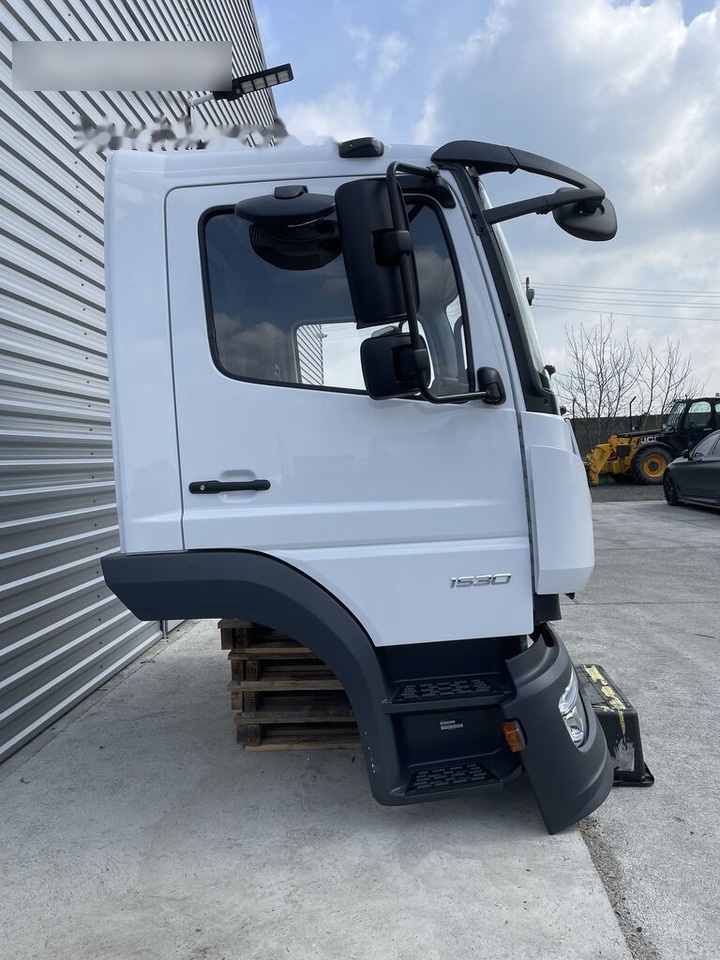 FRONT BUMPER COMPLETE EXTRA COST 800EU Mercedes-Benz ATEGO S-cab ClassicSpace, 2.30 m 2023 Mercedes-Benz ATEGO truck - Fülke - Teherautó: 3 kép. FRONT BUMPER COMPLETE EXTRA COST 800EU Mercedes-Benz ATEGO S-cab ClassicSpace, 2.30 m 2023 Mercedes-Benz ATEGO truck - Fülke - Teherautó: 3 kép.