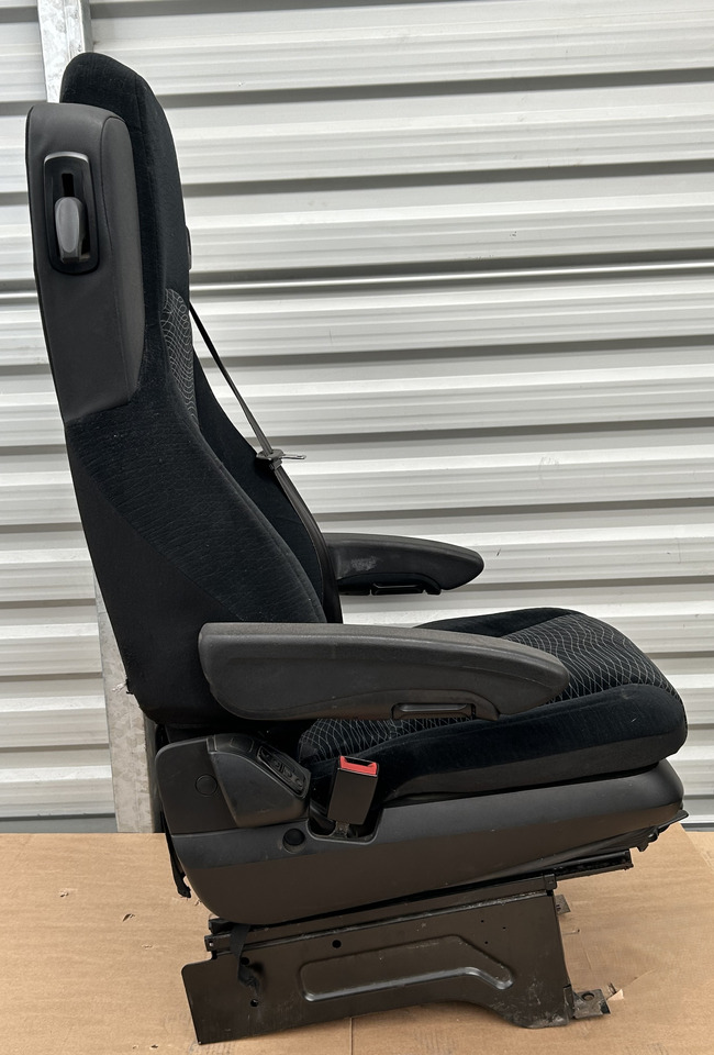 Grammer Grammer DRIVER'S SEAT MERCEDES ACTROS MP4 - Ülés - Teherautó: 2 kép. Grammer Grammer DRIVER'S SEAT MERCEDES ACTROS MP4 - Ülés - Teherautó: 2 kép.