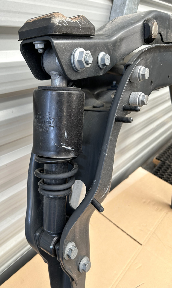 IVECO CABIN SUSPENSION REAR WITH SHOCK ABSORBERS S-WAY BRAND NEW - Fülke felfüggesztés: 5 kép. IVECO CABIN SUSPENSION REAR WITH SHOCK ABSORBERS S-WAY BRAND NEW - Fülke felfüggesztés: 5 kép.