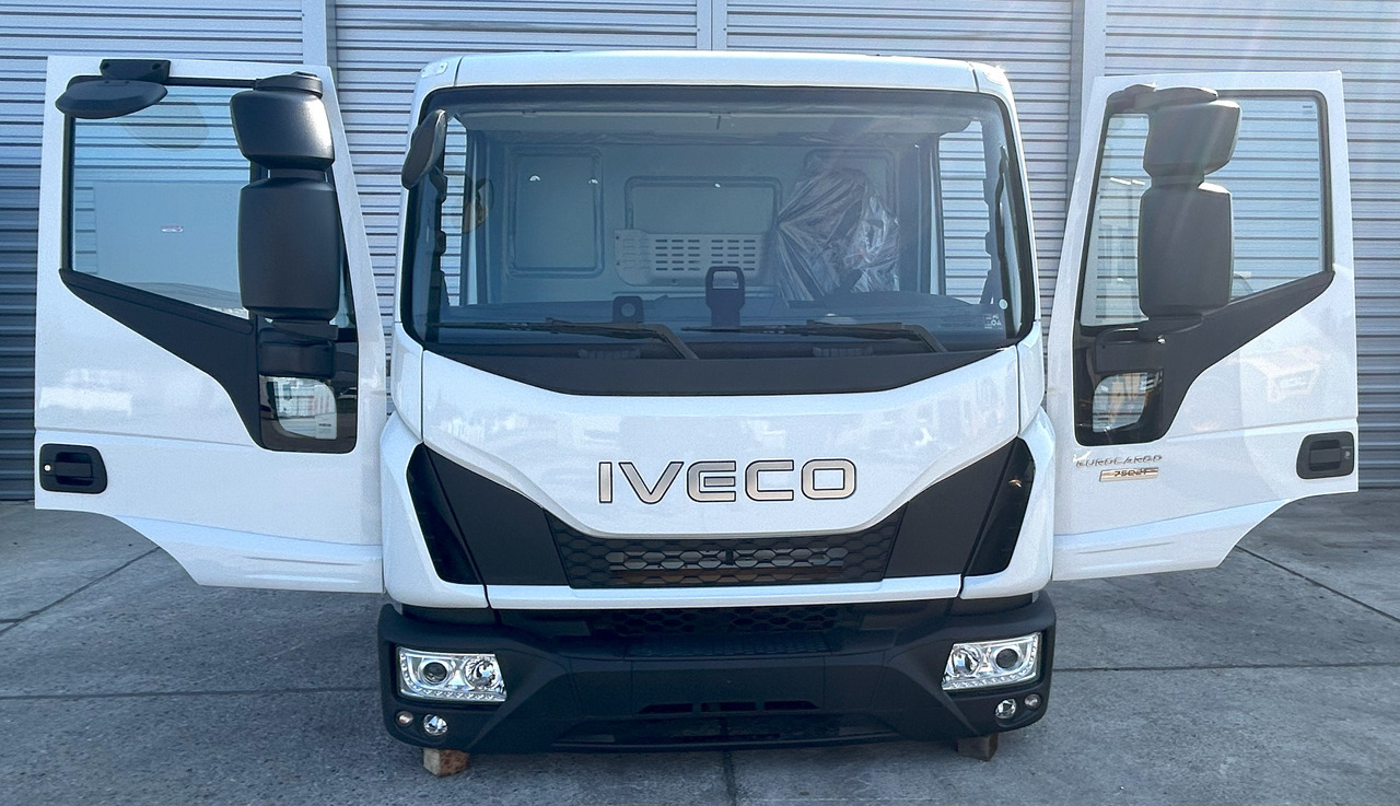 IVECO Eurocargo 75 DAY cabine Fahrerhaus Cab 2025 - Fülke - Autó: 1 kép. IVECO Eurocargo 75 DAY cabine Fahrerhaus Cab 2025 - Fülke - Autó: 1 kép.