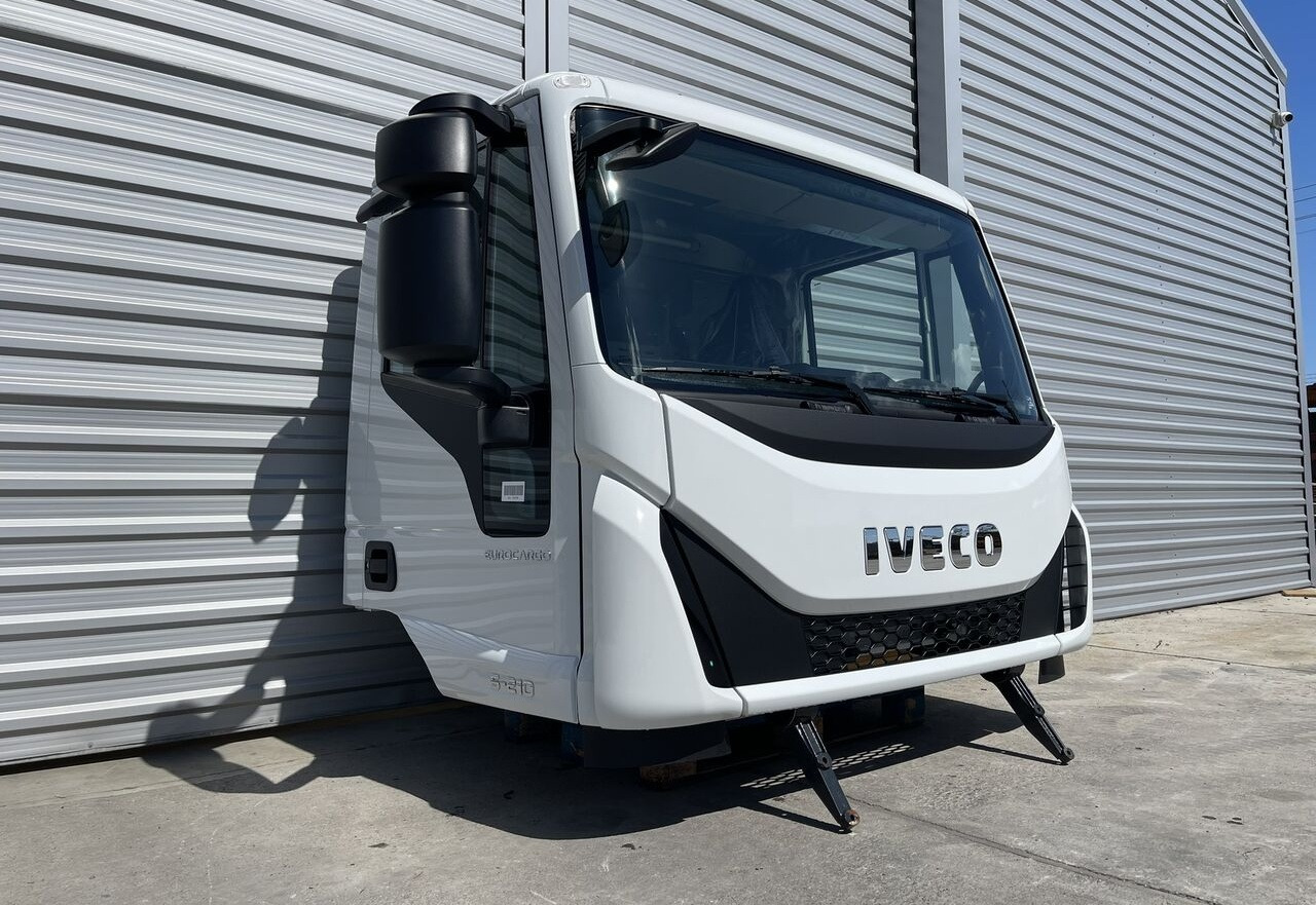 IVECO Eurocargo DAY cabine - Fülke - Teherautó: 3 kép. IVECO Eurocargo DAY cabine - Fülke - Teherautó: 3 kép.