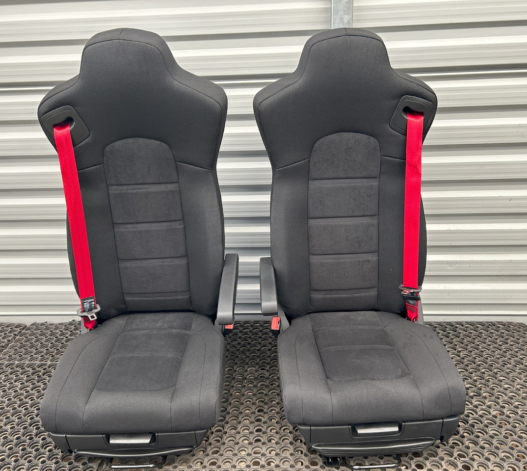 IVECO NEW SET OF SEATS IVECO S-WAY - Ülés: 1 kép. IVECO NEW SET OF SEATS IVECO S-WAY - Ülés: 1 kép.