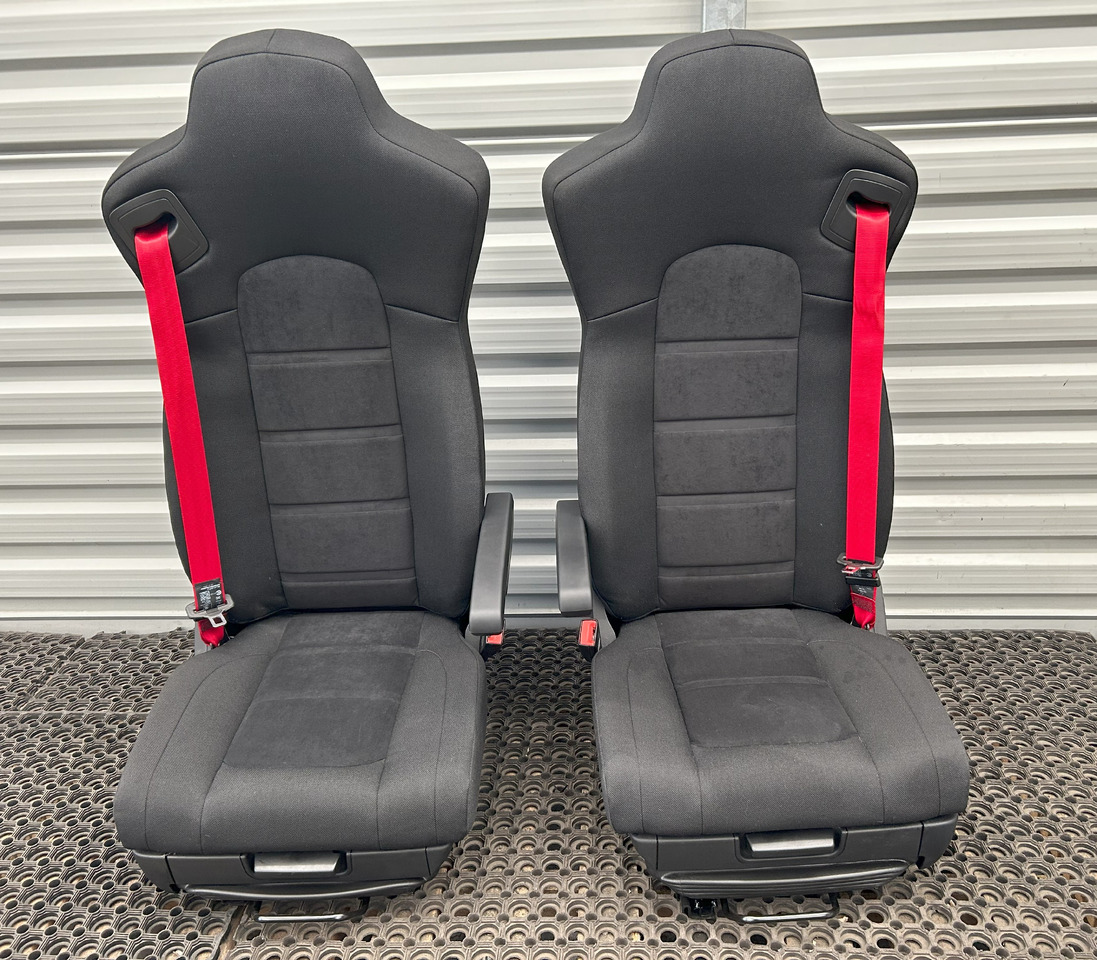 IVECO NEW SET OF SEATS IVECO S-WAY - Ülés: 2 kép. IVECO NEW SET OF SEATS IVECO S-WAY - Ülés: 2 kép.