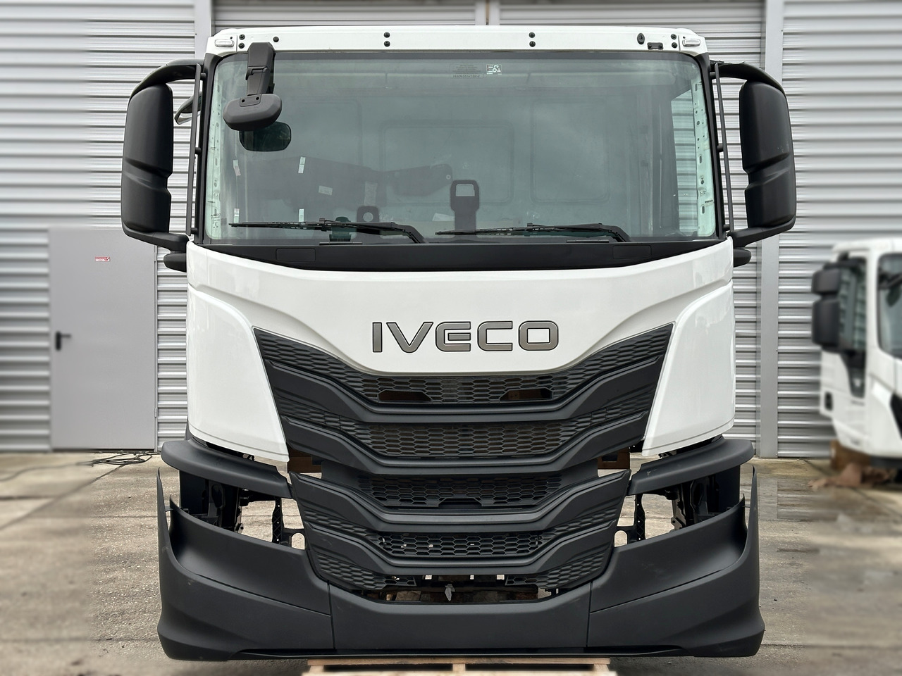 IVECO X-WAY CAB IVECO S-WAY IVECO T-WAY truck - Fülke - Teherautó: 2 kép. IVECO X-WAY CAB IVECO S-WAY IVECO T-WAY truck - Fülke - Teherautó: 2 kép.