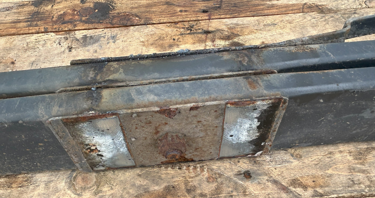 MERCEDES 2-LEAF SPRING MERCEDES ACTROS - Acélrugó: 4 kép. MERCEDES 2-LEAF SPRING MERCEDES ACTROS - Acélrugó: 4 kép.