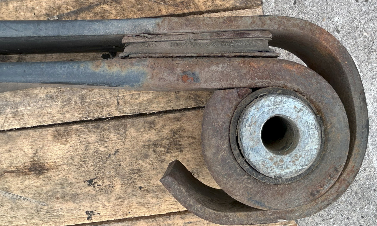 MERCEDES 2-LEAF SPRING MERCEDES ACTROS - Acélrugó: 5 kép. MERCEDES 2-LEAF SPRING MERCEDES ACTROS - Acélrugó: 5 kép.