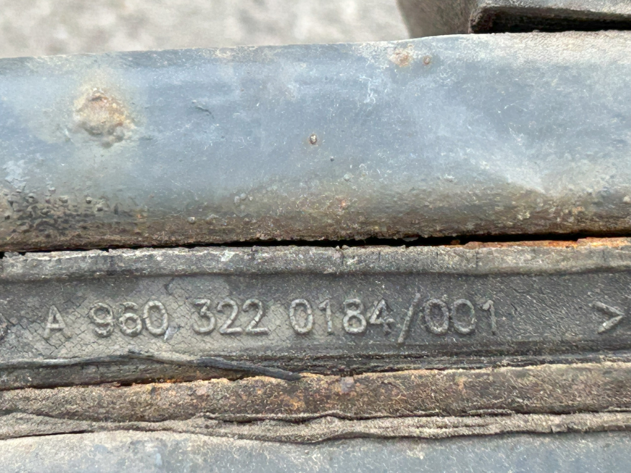 MERCEDES 2-LEAF SPRING MERCEDES ACTROS - Acélrugó: 3 kép. MERCEDES 2-LEAF SPRING MERCEDES ACTROS - Acélrugó: 3 kép.