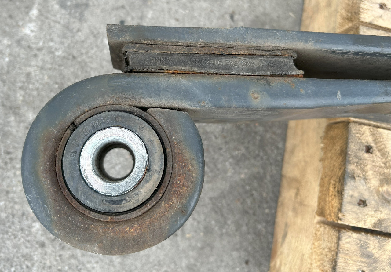 MERCEDES 2-LEAF SPRING MERCEDES ACTROS - Acélrugó: 2 kép. MERCEDES 2-LEAF SPRING MERCEDES ACTROS - Acélrugó: 2 kép.