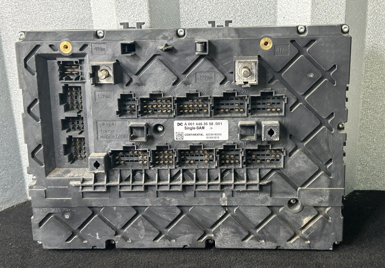 MERCEDES ACTROS MP4 A FUSE MODULE SAM - Biztosíték: 2 kép. MERCEDES ACTROS MP4 A FUSE MODULE SAM - Biztosíték: 2 kép.