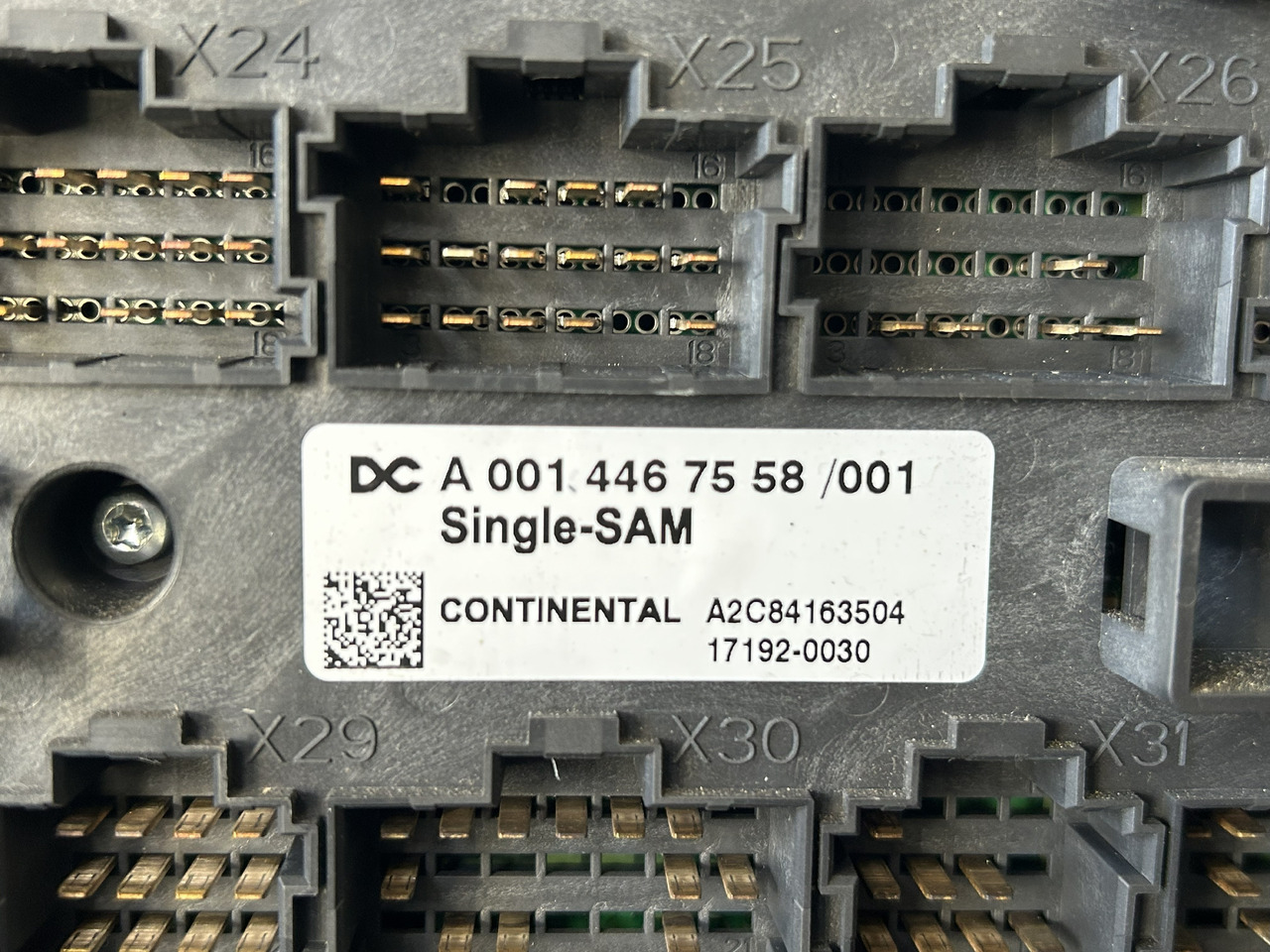 MERCEDES ACTROS MP4 A FUSE MODULE SAM - Biztosíték: 3 kép. MERCEDES ACTROS MP4 A FUSE MODULE SAM - Biztosíték: 3 kép.