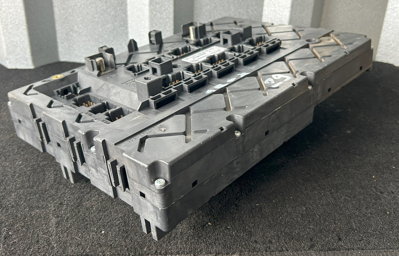 MERCEDES AROCS MP4 A FUSE MODULE SAM - Biztosíték: 5 kép. MERCEDES AROCS MP4 A FUSE MODULE SAM - Biztosíték: 5 kép.