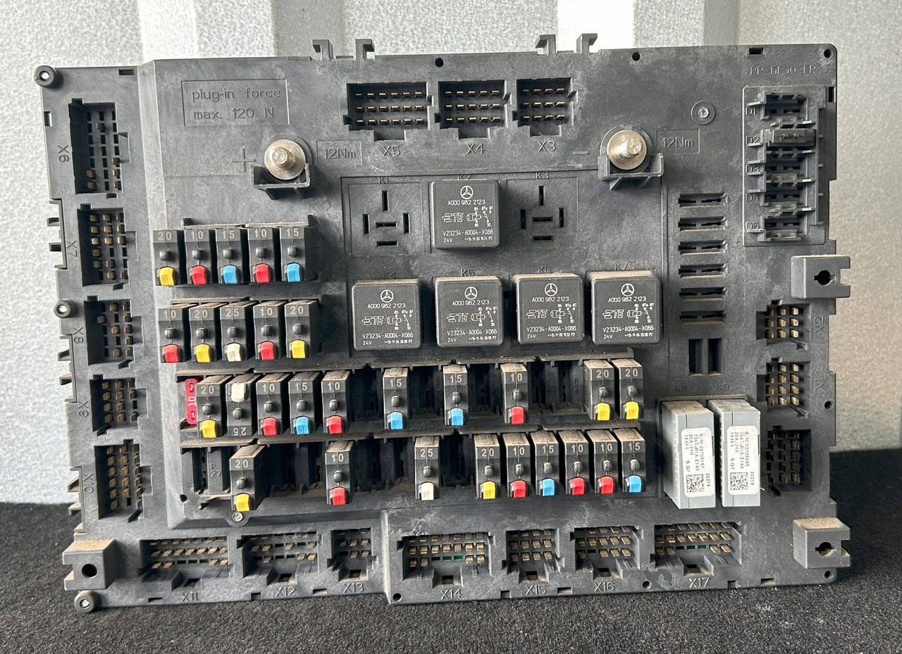 MERCEDES AROCS MP4 A FUSE MODULE SAM - Biztosíték: 3 kép. MERCEDES AROCS MP4 A FUSE MODULE SAM - Biztosíték: 3 kép.