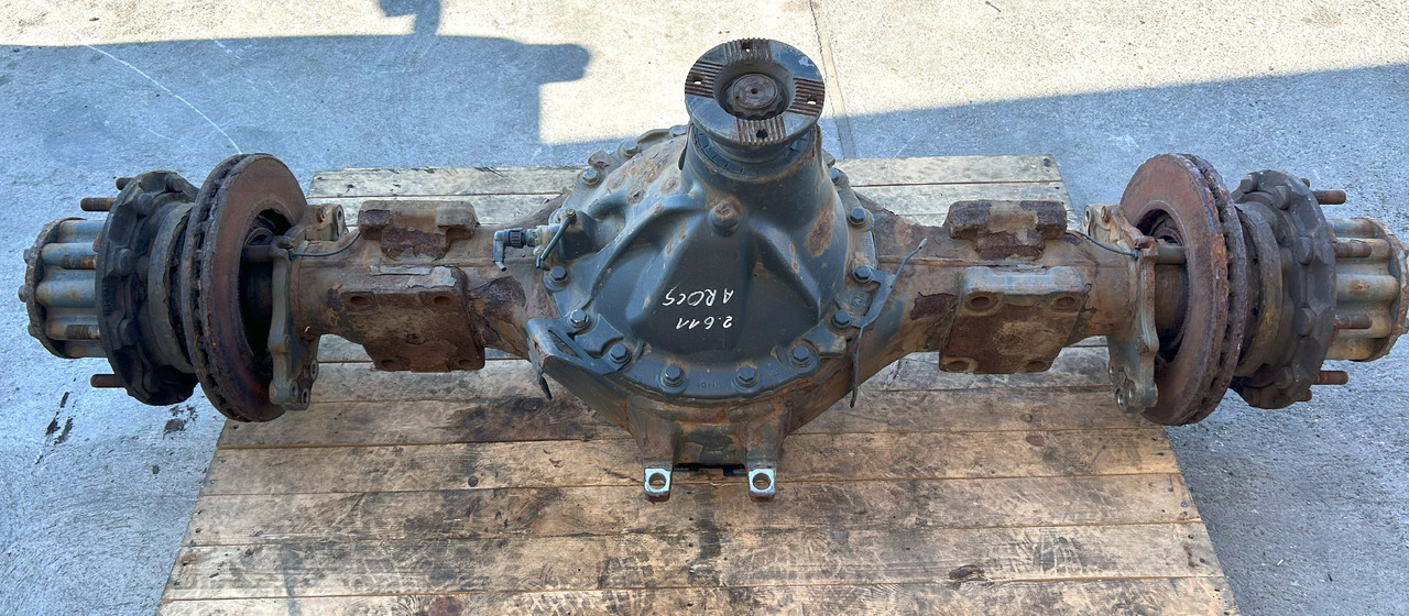 MERCEDES AROCS MP4 AXLE + HUBS R440-13 2,611 - Hátsó tengely - Teherautó: 2 kép. MERCEDES AROCS MP4 AXLE + HUBS R440-13 2,611 - Hátsó tengely - Teherautó: 2 kép.