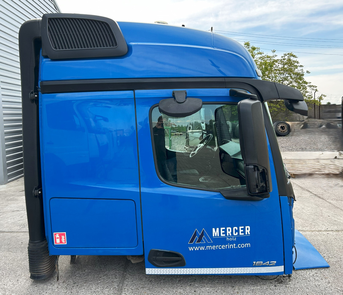 MERCEDES AROCS MP4 L STREAM SPACE 2.30M , tunnel 170 mm - Fülke: 3 kép. MERCEDES AROCS MP4 L STREAM SPACE 2.30M , tunnel 170 mm - Fülke: 3 kép.