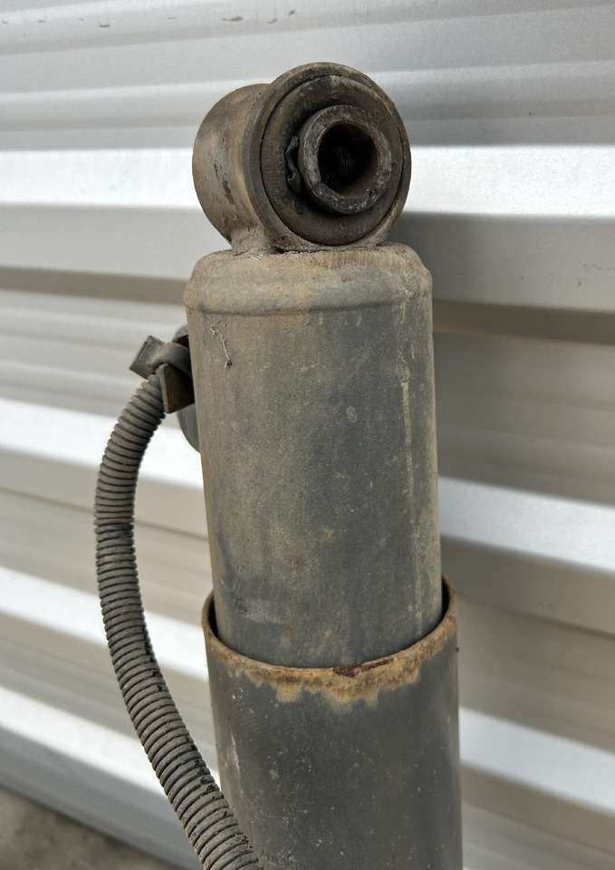 MERCEDES AROCS MP4 SUSPENSION SHOCK ABSORBER - Lengéscsillapító: 2 kép. MERCEDES AROCS MP4 SUSPENSION SHOCK ABSORBER - Lengéscsillapító: 2 kép.