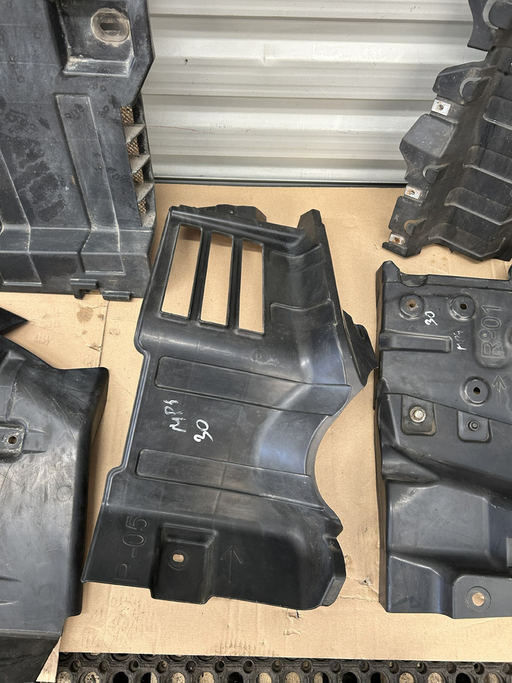 MERCEDES-BENZ ACTROS MP4 BIGSPACE ENGINE SOUNDPROOFING COVER KIT - Karosszéria és külső - Teherautó: 5 kép. MERCEDES-BENZ ACTROS MP4 BIGSPACE ENGINE SOUNDPROOFING COVER KIT - Karosszéria és külső - Teherautó: 5 kép.