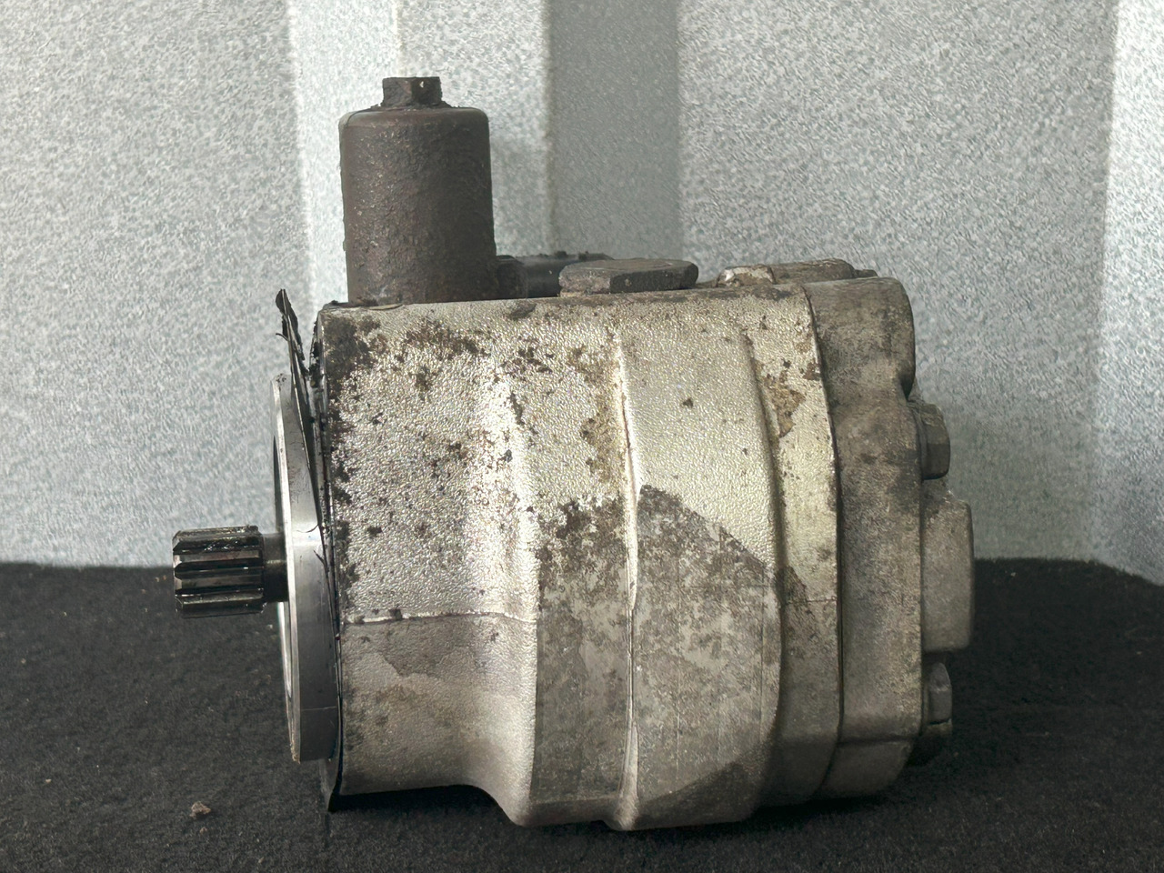 MERCEDES-BENZ ACTROS MP4 POWER STEERING PUMP - Szervószivattyú - Teherautó: 2 kép. MERCEDES-BENZ ACTROS MP4 POWER STEERING PUMP - Szervószivattyú - Teherautó: 2 kép.