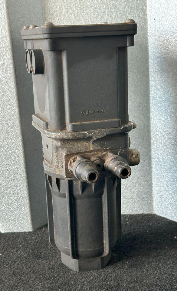 MERCEDES-BENZ AROCS MP4 ADBLUE PUMP - Kipufogórendszer - Teherautó: 4 kép. MERCEDES-BENZ AROCS MP4 ADBLUE PUMP - Kipufogórendszer - Teherautó: 4 kép.