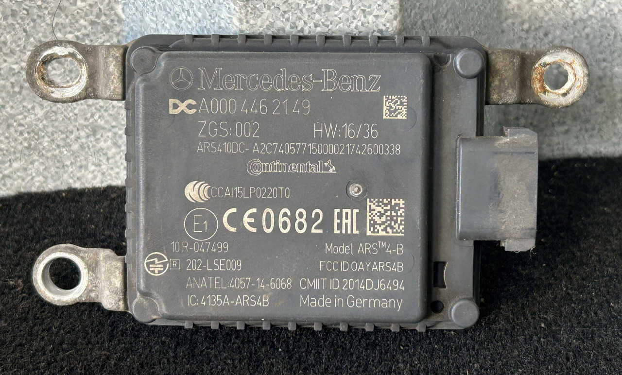 MERCEDES-BENZ RADAR DISTRONIC ACTROS MP4 - ECU: 1 kép. MERCEDES-BENZ RADAR DISTRONIC ACTROS MP4 - ECU: 1 kép.