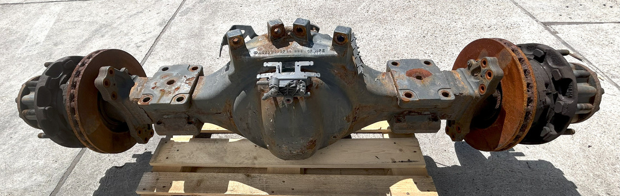 MERCEDES-BENZ REAR AXLE + HUBS ACTROS MP4 R440-13 2,533 - Hátsó tengely - Teherautó: 5 kép. MERCEDES-BENZ REAR AXLE + HUBS ACTROS MP4 R440-13 2,533 - Hátsó tengely - Teherautó: 5 kép.