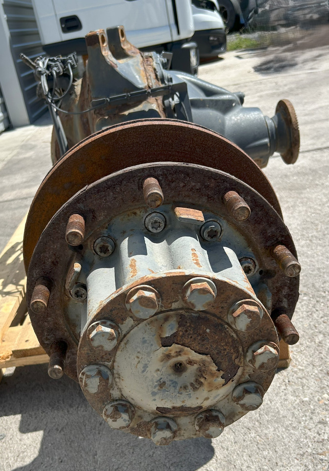 MERCEDES-BENZ REAR AXLE + HUBS ACTROS MP4 R440-13 2,846 - Hátsó tengely - Teherautó: 2 kép. MERCEDES-BENZ REAR AXLE + HUBS ACTROS MP4 R440-13 2,846 - Hátsó tengely - Teherautó: 2 kép.