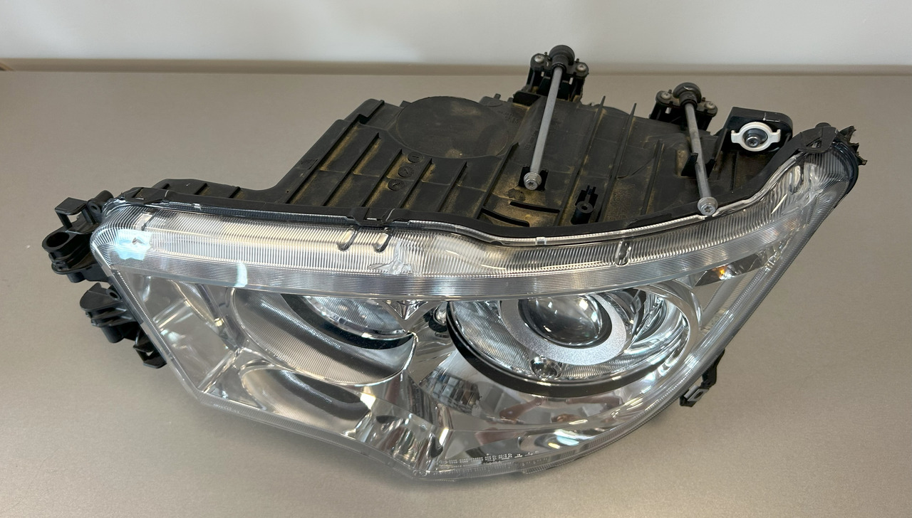 MERCEDES-BENZ brand new original OEM Mercedes-Benz headlight LEFT BI-XENON MP4, MP5 - Fényszóró: 2 kép. MERCEDES-BENZ brand new original OEM Mercedes-Benz headlight LEFT BI-XENON MP4, MP5 - Fényszóró: 2 kép.