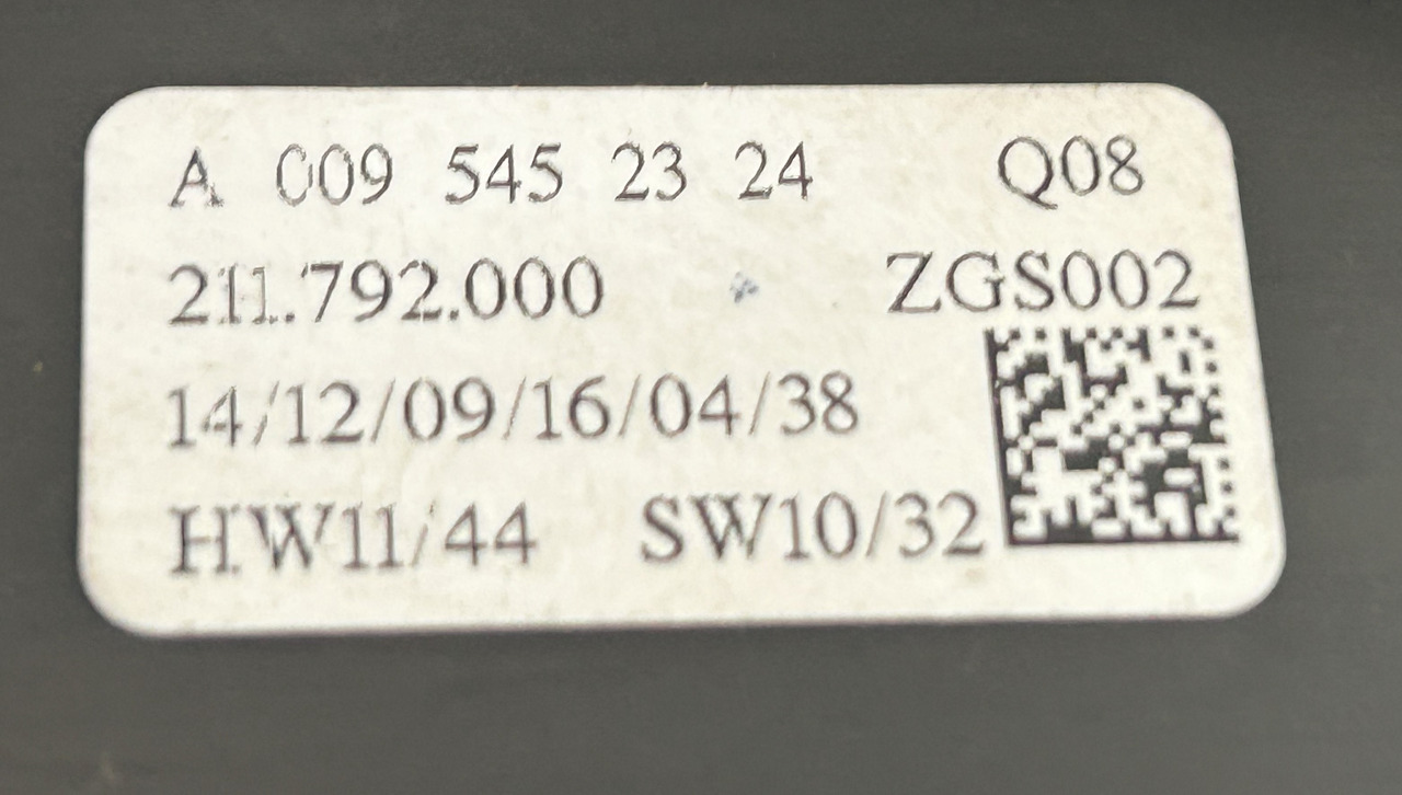 MERCEDES GEAR SHIFT PAPER ACTROS MP4 - Sebességváltó kar: 2 kép. MERCEDES GEAR SHIFT PAPER ACTROS MP4 - Sebességváltó kar: 2 kép.