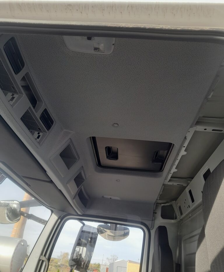 PODSUFITKA TAPICERKA Mercedes-Benz ATEGO A9406907550 - Fülke és belső tér - Teherautó: 1 kép. PODSUFITKA TAPICERKA Mercedes-Benz ATEGO A9406907550 - Fülke és belső tér - Teherautó: 1 kép.