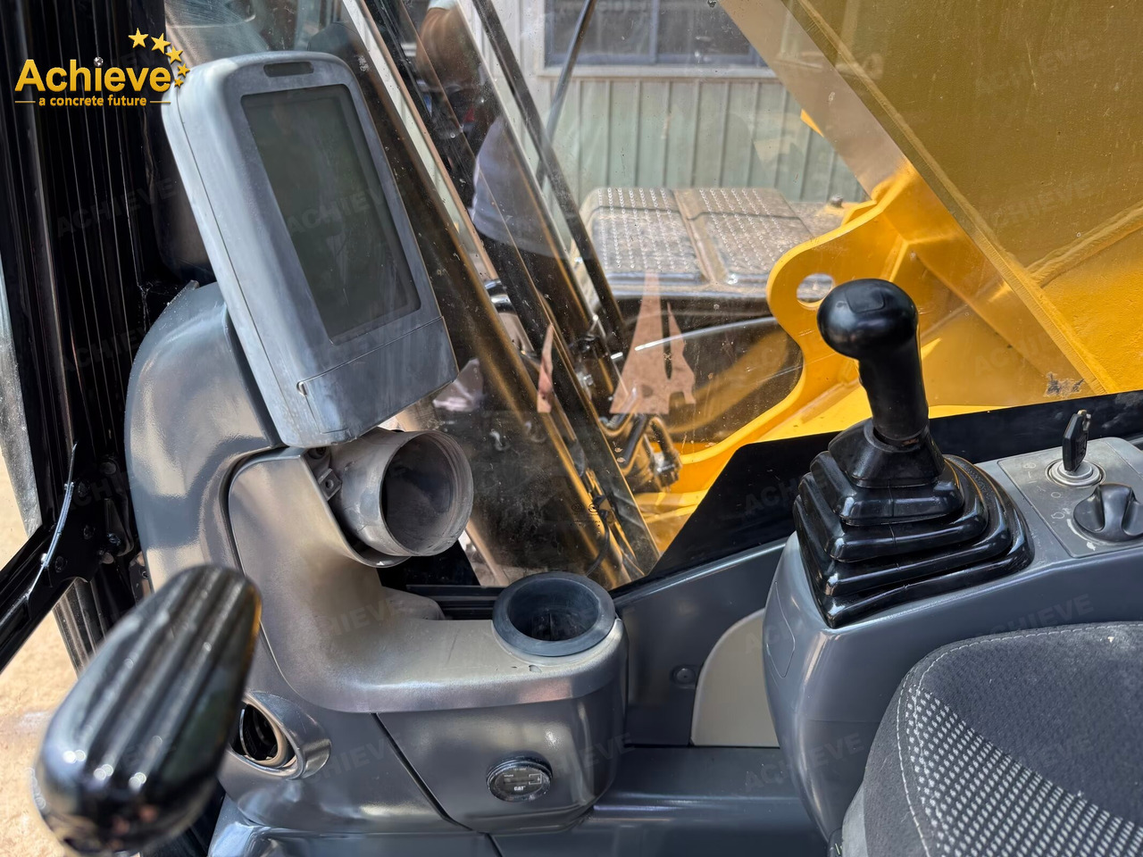 Lánctalpas kotró CATERPILLAR 【ACHIEVE】TOP CONDITION!!! CAT 320D2L tracked excavator: 29 kép.