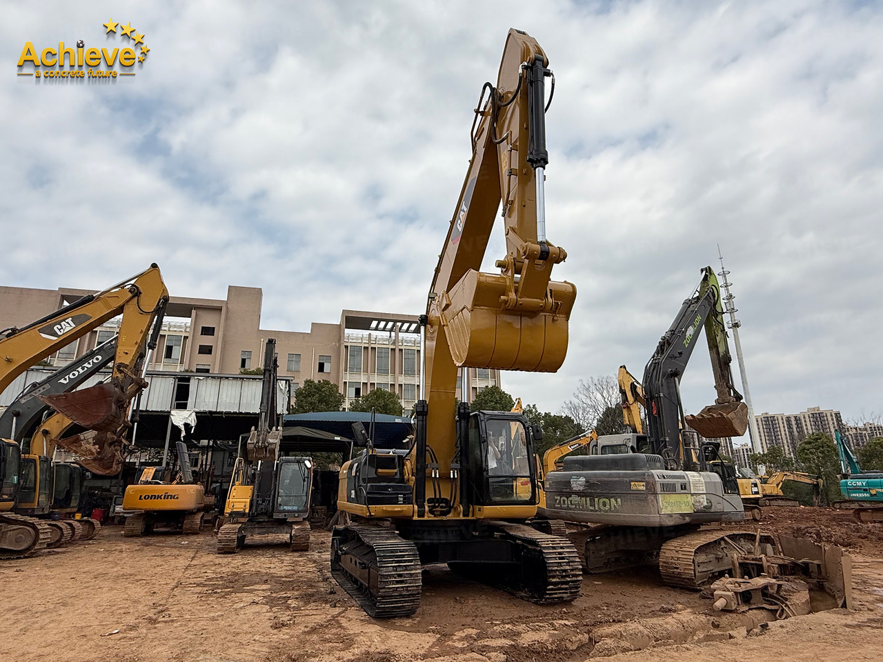 CATERPILLAR CAT 330D2 Refurbished 30TON C9ACERT 200Kw 1.4-2.0m³ 33750kg【ACHIEVE】 TOP CONDITION!!! - Kotrógép: 3 kép. CATERPILLAR CAT 330D2 Refurbished 30TON C9ACERT 200Kw 1.4-2.0m³ 33750kg【ACHIEVE】 TOP CONDITION!!! - Kotrógép: 3 kép.
