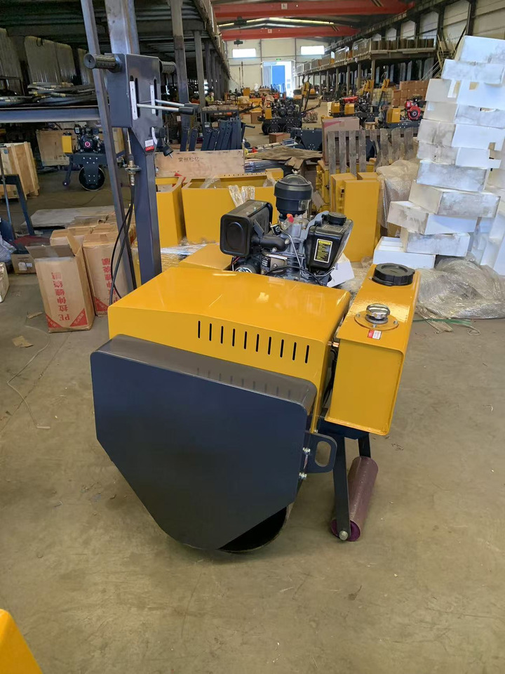 Brand New Walk-behind Road Roller Small Roller with Single Drum - Minihenger: 2 kép. Brand New Walk-behind Road Roller Small Roller with Single Drum - Minihenger: 2 kép.