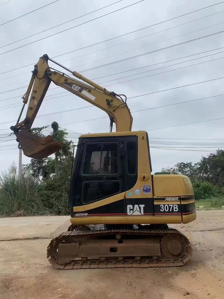 CATERPILLAR 0.3 excavator for Bangladesh CAT 307B, E70B - Lánctalpas kotró: 1 kép. CATERPILLAR 0.3 excavator for Bangladesh CAT 307B, E70B - Lánctalpas kotró: 1 kép.
