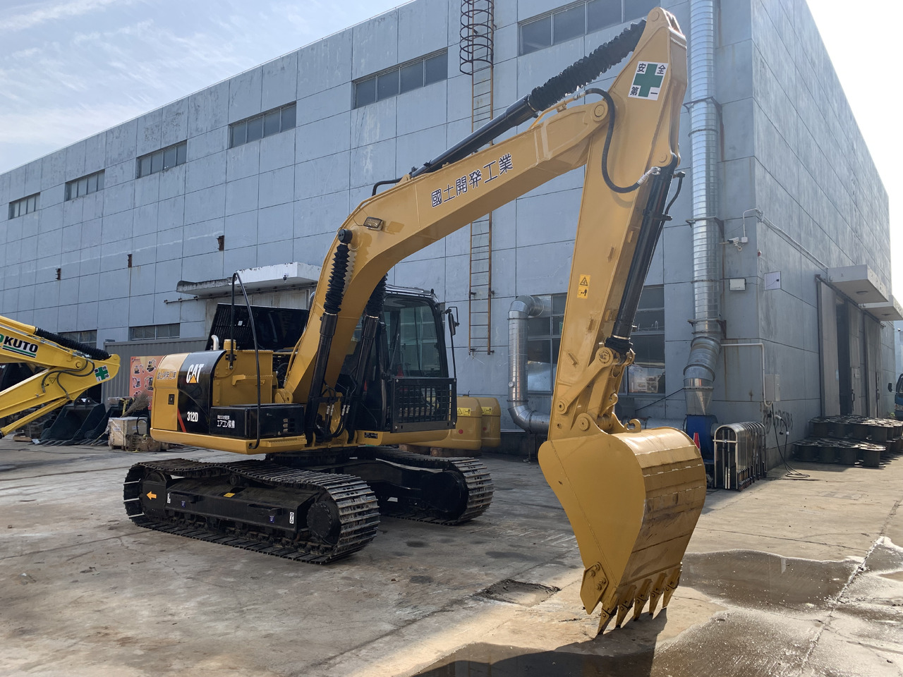 Caterpillar 12 ton Excavator Used Condition CAT 312D Good Price - Lánctalpas kotró: 4 kép. Caterpillar 12 ton Excavator Used Condition CAT 312D Good Price - Lánctalpas kotró: 4 kép.