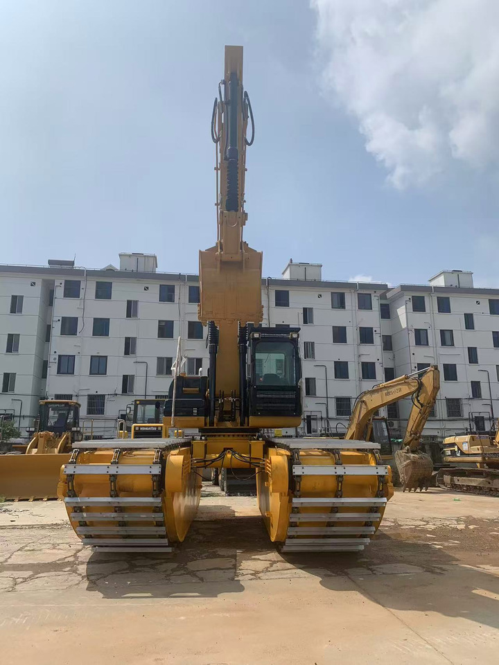 Caterpillar 320D Swamp Buggy with Aluminium Tracks - Lánctalpas kotró: 2 kép. Caterpillar 320D Swamp Buggy with Aluminium Tracks - Lánctalpas kotró: 2 kép.