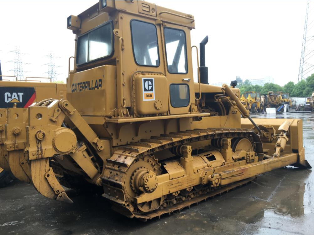 Caterpillar D6D Bulldozer Good Condition Tracked Tractor for Bolivia - Buldózer: 4 kép. Caterpillar D6D Bulldozer Good Condition Tracked Tractor for Bolivia - Buldózer: 4 kép.