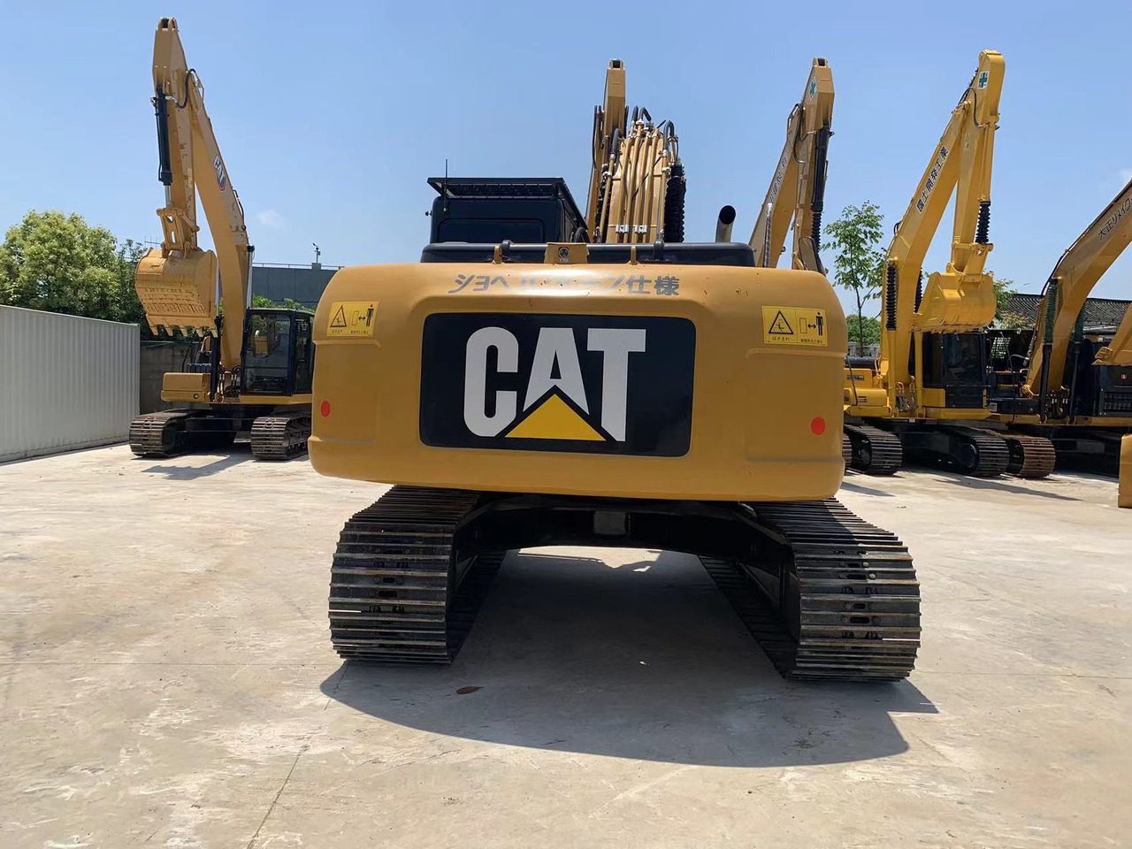 Caterpillar Excavator 320, 323 with Mechanical Engine Mitsubishi S6K - Lánctalpas kotró: 5 kép. Caterpillar Excavator 320, 323 with Mechanical Engine Mitsubishi S6K - Lánctalpas kotró: 5 kép.